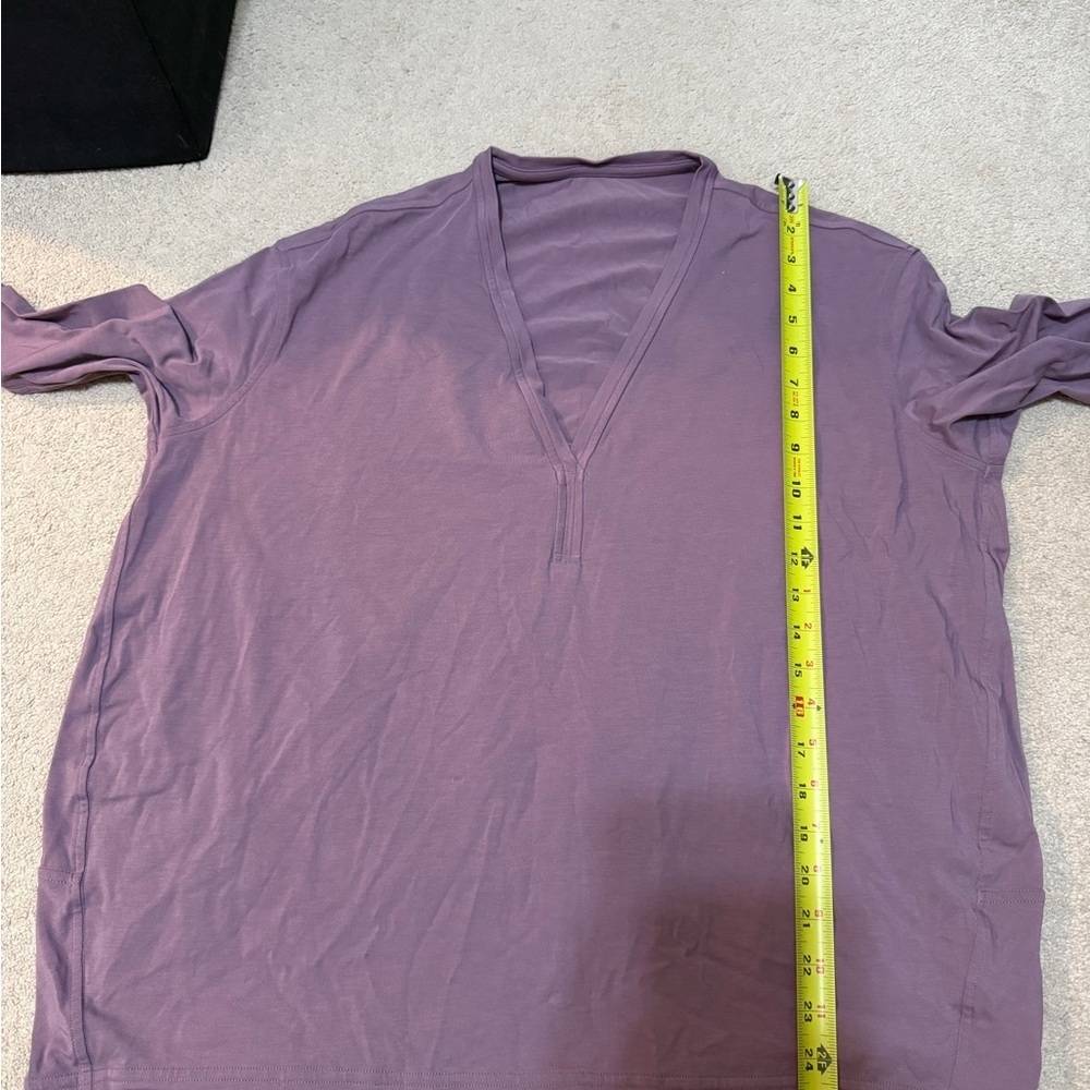 Lululemon back in action long sleeve shirt size 10 vvvguc - Picture 4 of 4